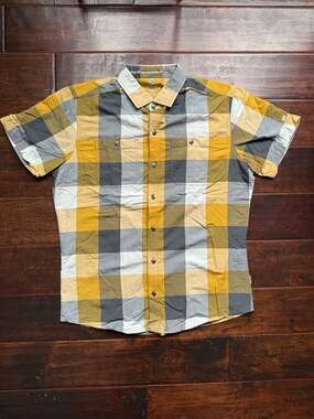 NWOT KÜHL Response Short Sleeve Plaid Button Down Shirt Tapered Fit